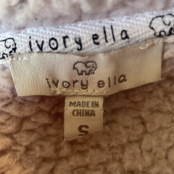 Ivory Ella Fuzzy zip up - Picture 9 of 10